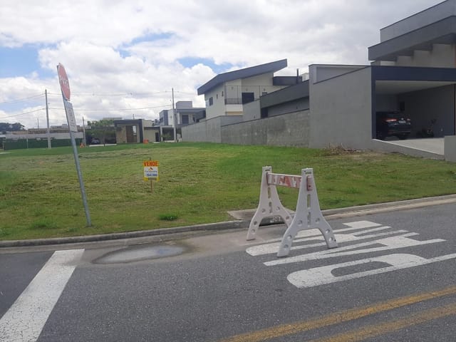 Terreno com 508m², à venda, no bairro Colinas do Paratehy em São José dos Campos