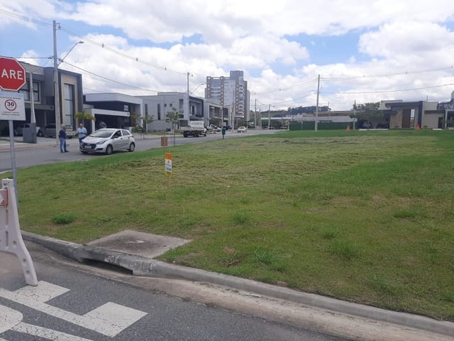 Terreno com 508m², à venda, no bairro Colinas do Paratehy em São José dos Campos