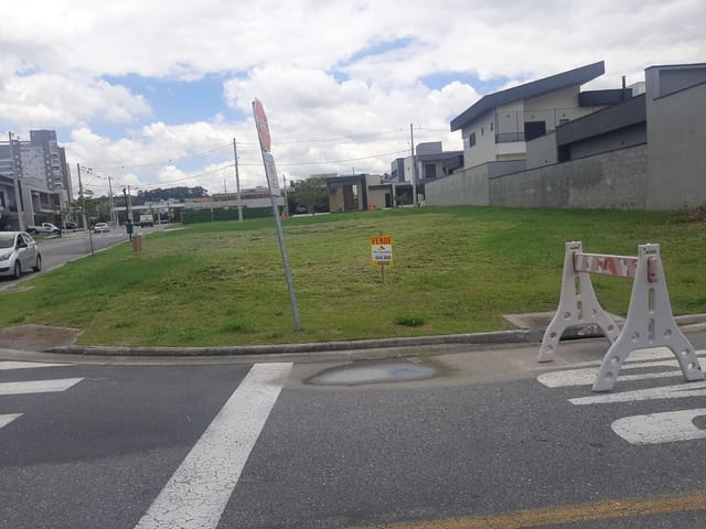 Terreno com 508m², à venda, no bairro Colinas do Paratehy em São José dos Campos