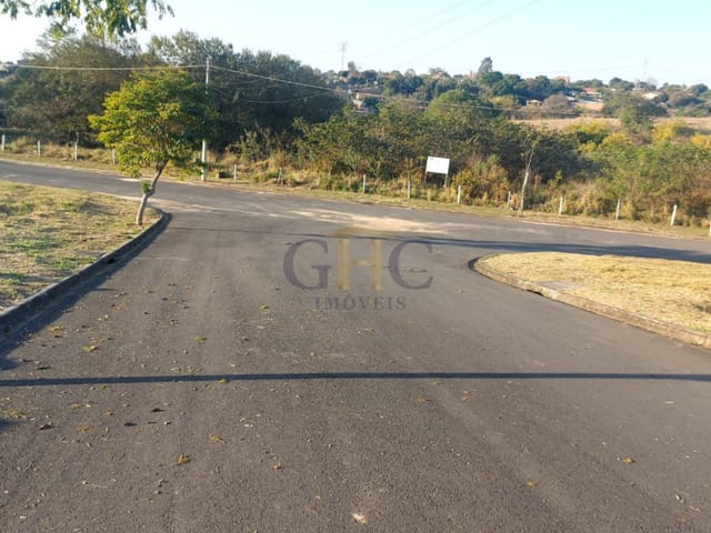 Terreno com 250m², à venda, no bairro Jardim São Lucas em Salto de Pirapora