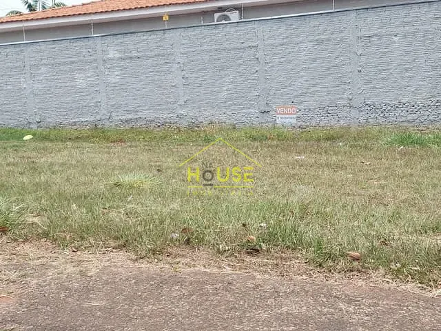 Terreno com 297m², à venda, no bairro Parque Residencial do Lago em Votuporanga