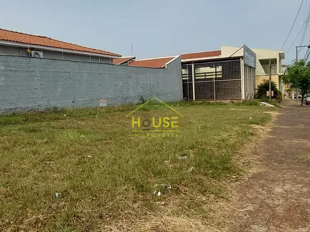 Terreno com 297m², à venda, no bairro Parque Residencial do Lago em Votuporanga