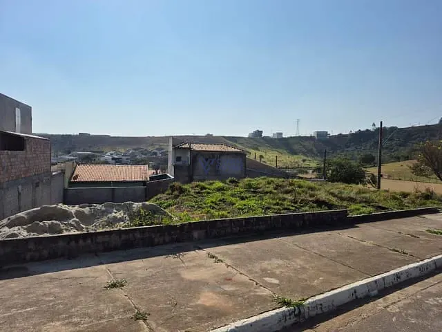 Terreno com 183m², à venda, no bairro Jardim Santa Júlia em São José dos Campos