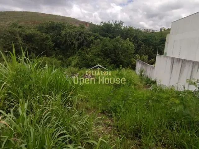 Terreno com 345m², à venda, no bairro Jardim Amália em Volta Redonda
