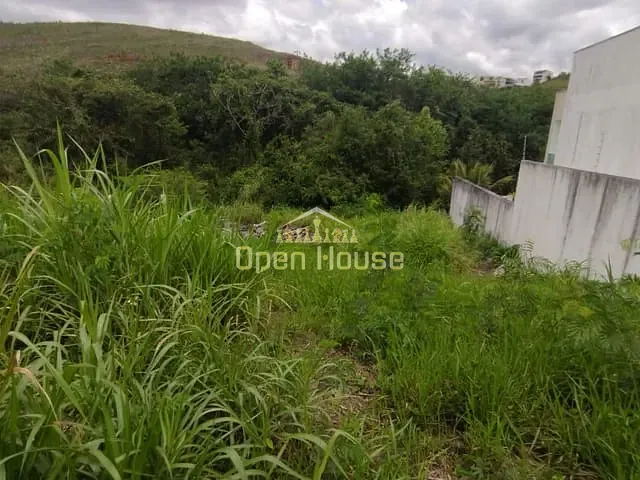 Terreno com 345m², à venda, no bairro Jardim Amália em Volta Redonda