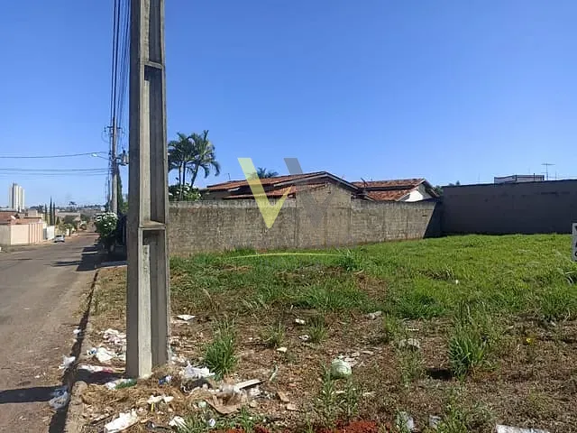 Terreno com 425m², à venda, no bairro Alvorada em Anápolis