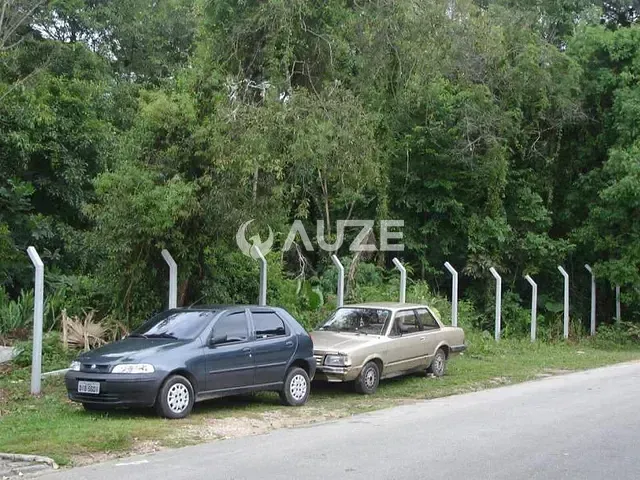 Terreno com 5m², à venda, no bairro Santa Cândida em Curitiba
