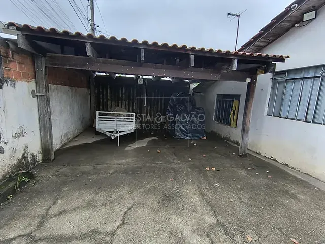 Terreno com 440m² 4 quartos e 2 banheiros, à venda, no bairro Pinheirinho em Curitiba