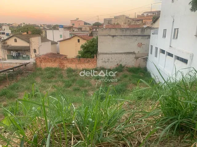Terreno com 720m², à venda, no bairro Planalto em Belo Horizonte