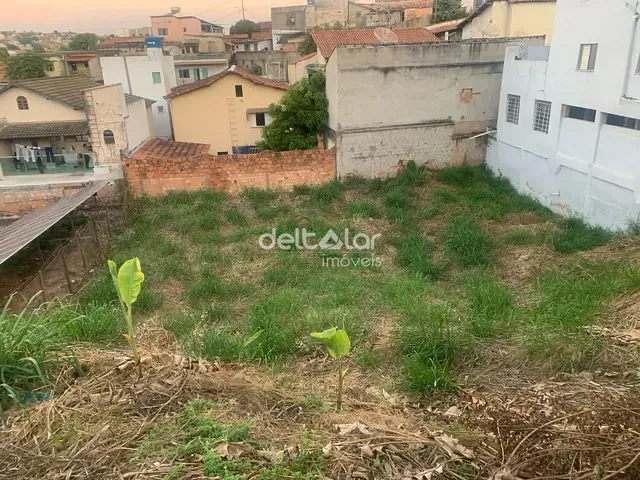 Terreno com 720m², à venda, no bairro Planalto em Belo Horizonte