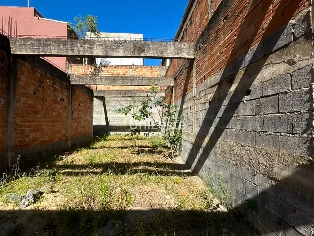 Terreno com 200m², à venda, no bairro Jardim Vitória em Belo Horizonte
