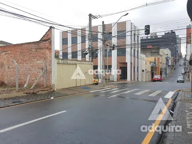 Terreno com 327m², à venda, no bairro Centro em Ponta Grossa