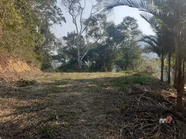 Terreno com 4000m², à venda, no bairro Araras em Petrópolis