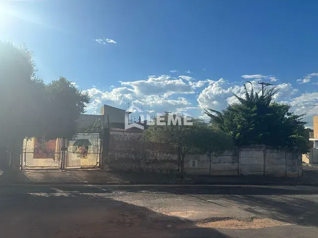 Terreno com 300m², à venda, no bairro Jardim Nova Mococa em Mococa
