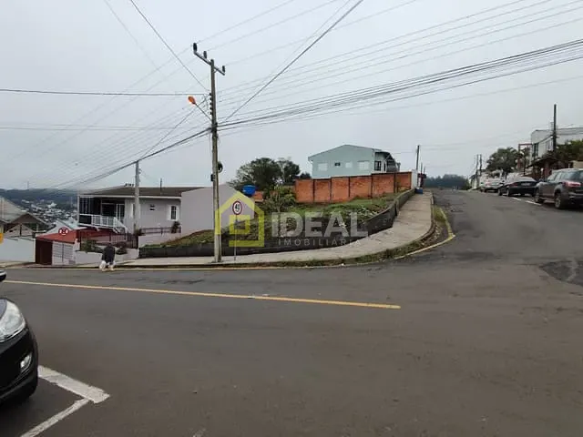 Terreno com 327m², à venda, no bairro Nações em Concórdia