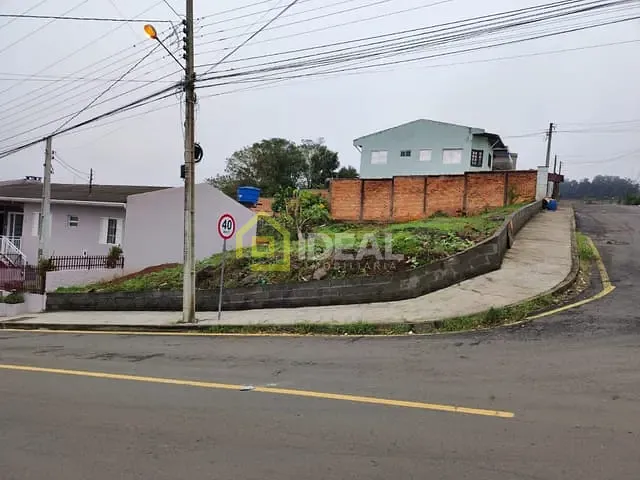 Terreno com 327m², à venda, no bairro Nações em Concórdia