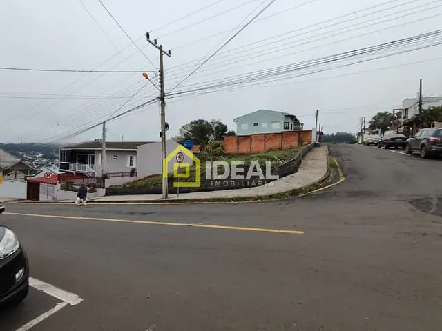 Terreno com 327m², à venda, no bairro Nações em Concórdia