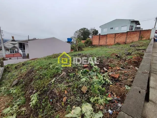 Terreno com 327m², à venda, no bairro Nações em Concórdia