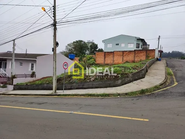Terreno com 327m², à venda, no bairro Nações em Concórdia