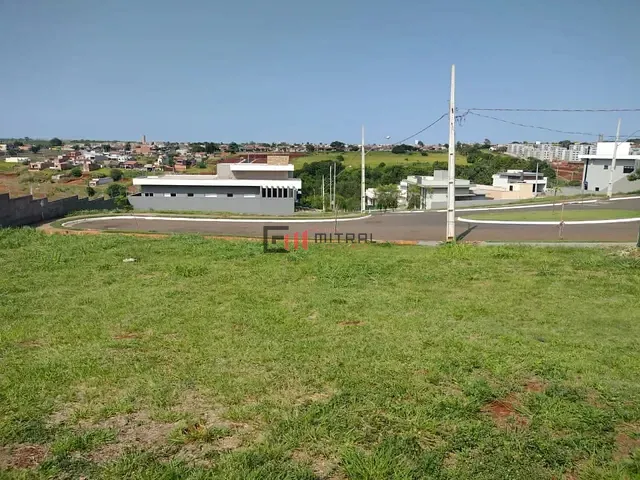 Terreno com 256m², à venda, no bairro Gleba Simon Frazer em Londrina