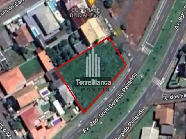Terreno com 1210m², à venda, no bairro Uvaranas em Ponta Grossa