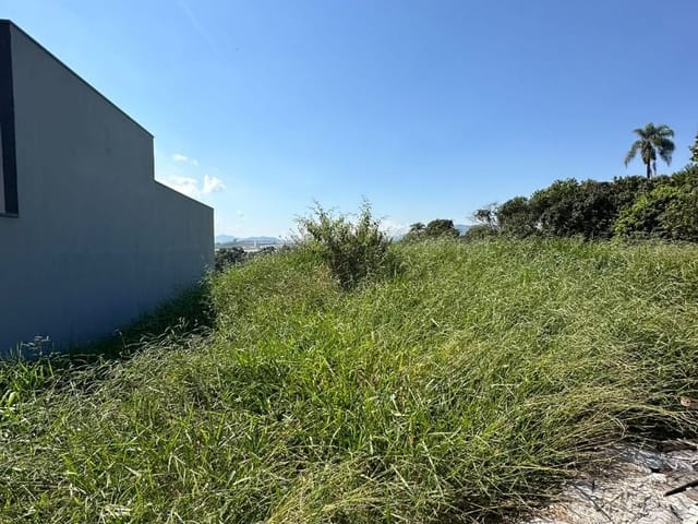 Terreno com 215m², à venda, no bairro Loteamento Sierra em Extrema