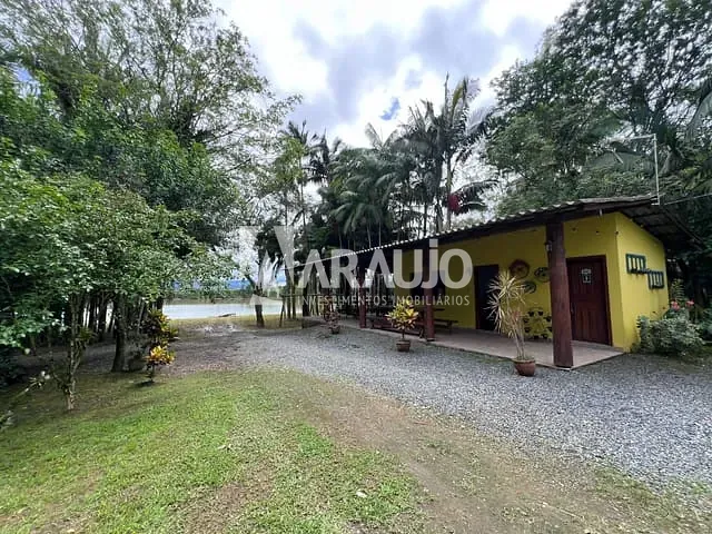 Terreno com 2107m², à venda, no bairro Centro em Ilhota