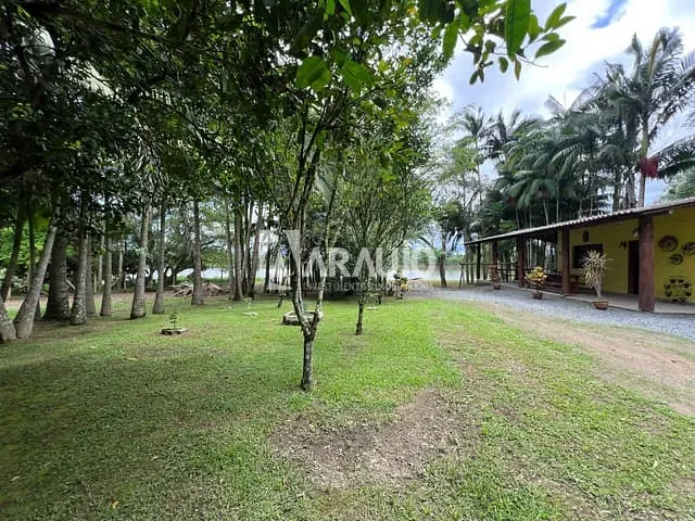 Terreno com 2107m², à venda, no bairro Centro em Ilhota