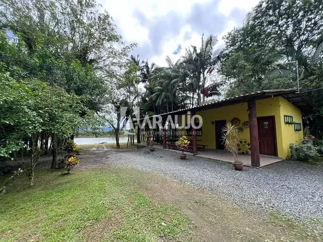 Terreno com 2107m², à venda, no bairro Centro em Ilhota