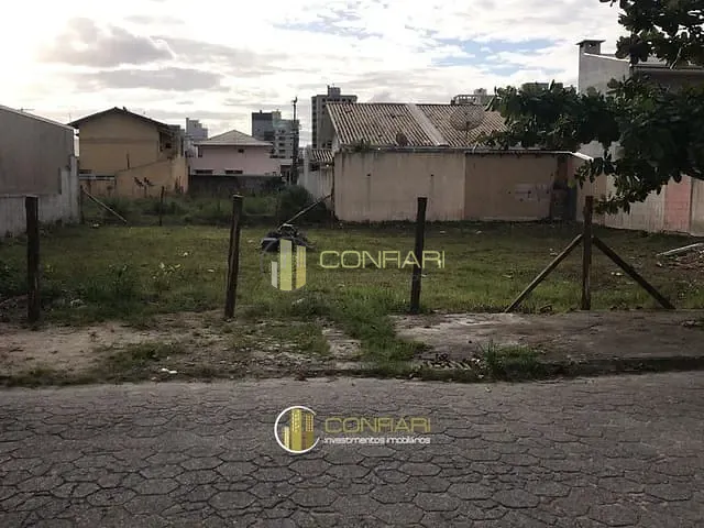 Terreno com 565m², à venda, no bairro Perequê em Porto Belo