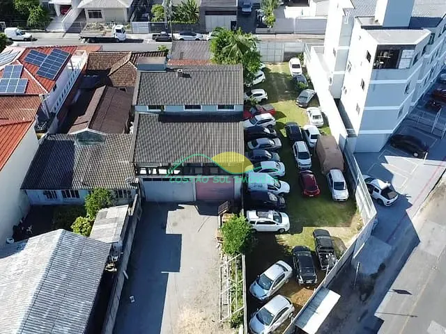 Terreno com 676m², à venda, no bairro Jardim Santiago em São José