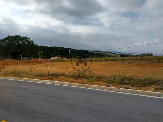 Terreno com 160m², à venda, no bairro Pedrinha em Guaratinguetá