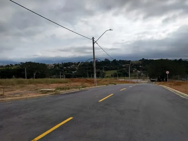 Terreno com 160m², à venda, no bairro Pedrinha em Guaratinguetá