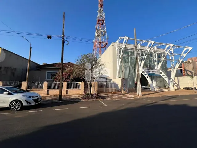 Terreno com 825m², à venda, no bairro Centro em Rolândia