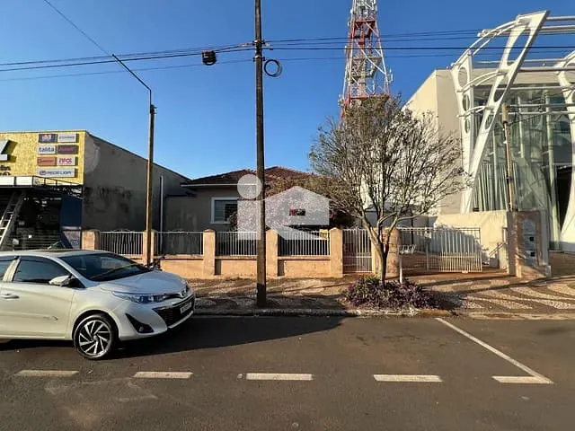 Terreno com 825m², à venda, no bairro Centro em Rolândia
