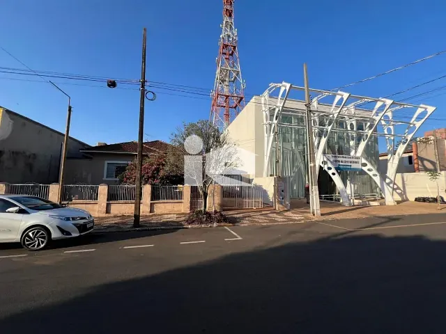 Terreno com 825m², à venda, no bairro Centro em Rolândia