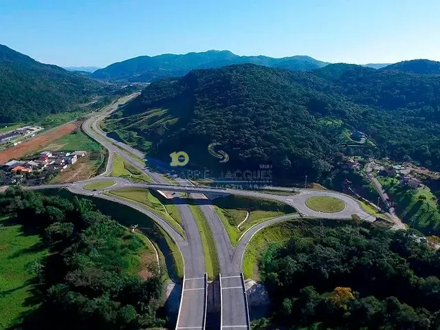 Terreno com 611m², à venda, no bairro Alto Aririú em Palhoça