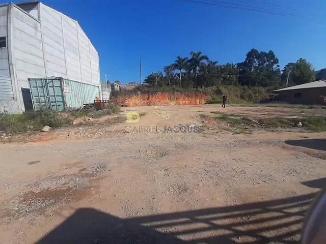 Terreno com 611m², à venda, no bairro Alto Aririú em Palhoça
