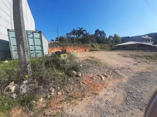 Terreno com 611m², à venda, no bairro Alto Aririú em Palhoça