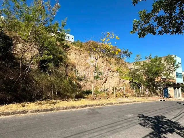 Terreno com 444m², à venda, no bairro Jonas Veiga em Belo Horizonte