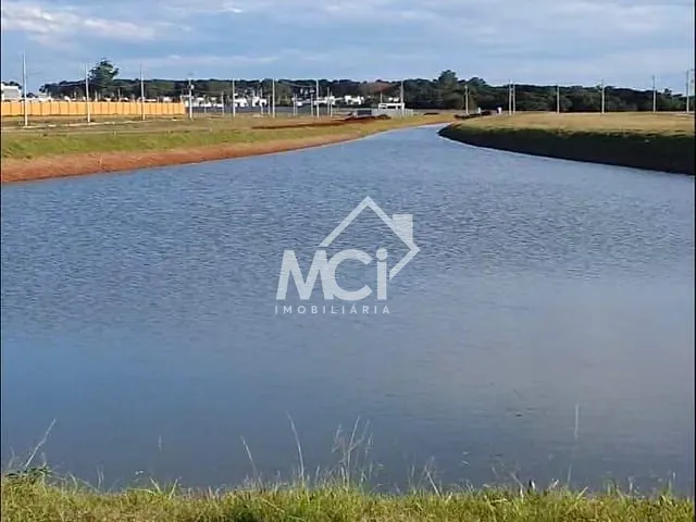 Terreno com 336m², à venda, no bairro Laranjal em Pelotas