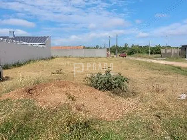 Terreno com 360m², à venda, no bairro Laranjal em Pelotas