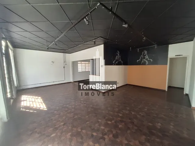 Casa com 392m², para alugar, no bairro Centro em Ponta Grossa