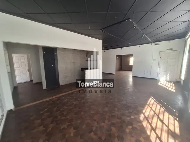 Casa com 392m², para alugar, no bairro Centro em Ponta Grossa