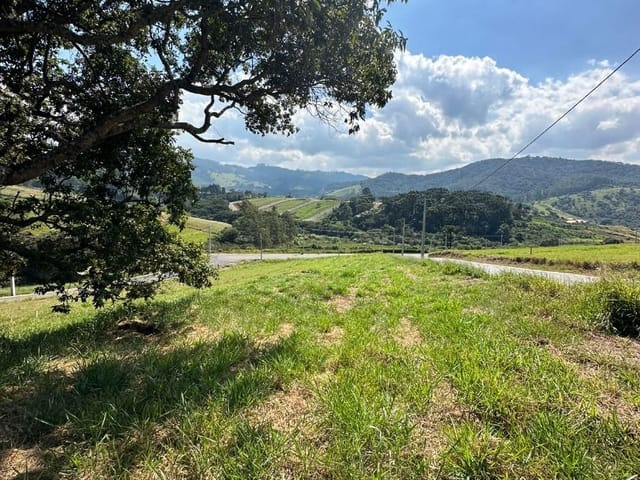 Terreno com 215m², à venda, no bairro Mirante Do Matão em Extrema