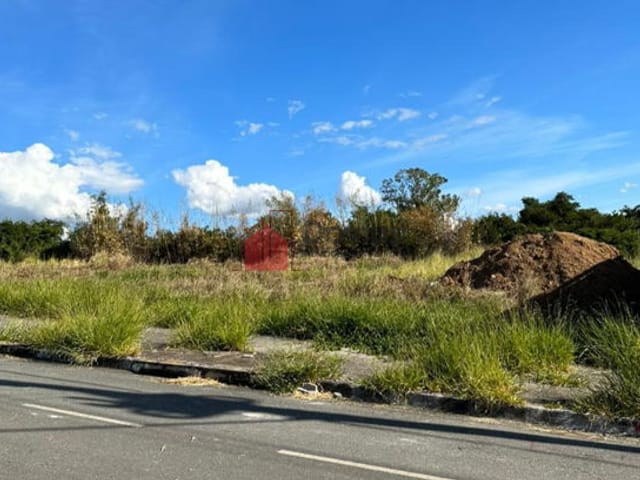 Terreno com 175m², à venda, no bairro Conjunto Residencial Araretama em Pindamonhangaba