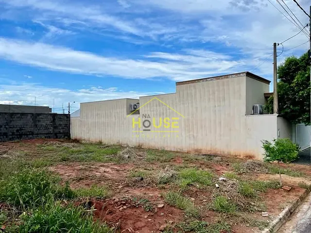 Terreno com 200m², à venda, no bairro Residencial Itapuã em Nhandeara
