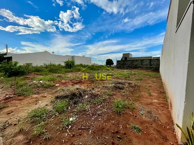Terreno com 200m², à venda, no bairro Residencial Itapuã em Nhandeara