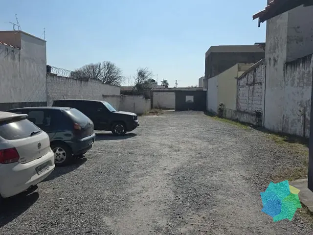 Terreno com 428m², à venda, no bairro Centro em Salto