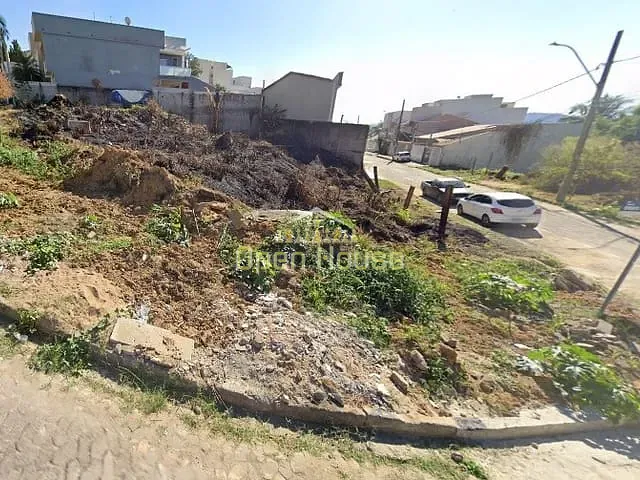 Terreno com 746m², à venda, no bairro Jardim Amália em Volta Redonda